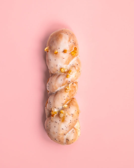 Vegan lemon and poppyseed twist